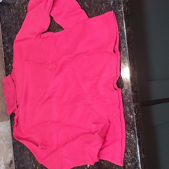NWOT Red Caryolyn Taylor Turtleneck Size Medium - Picture 2 of 5